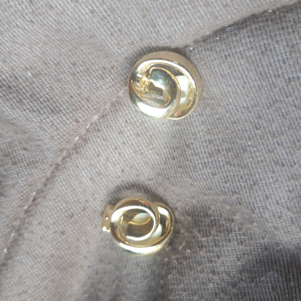 Clip on Gold color vintage earrings